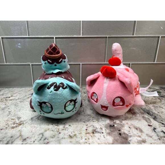 Lot Aphmau MeeMeows Mint Chocolate Chip Ice Cream Cat & Cherry Cupcake Cat Plush - Picture 2 of 16